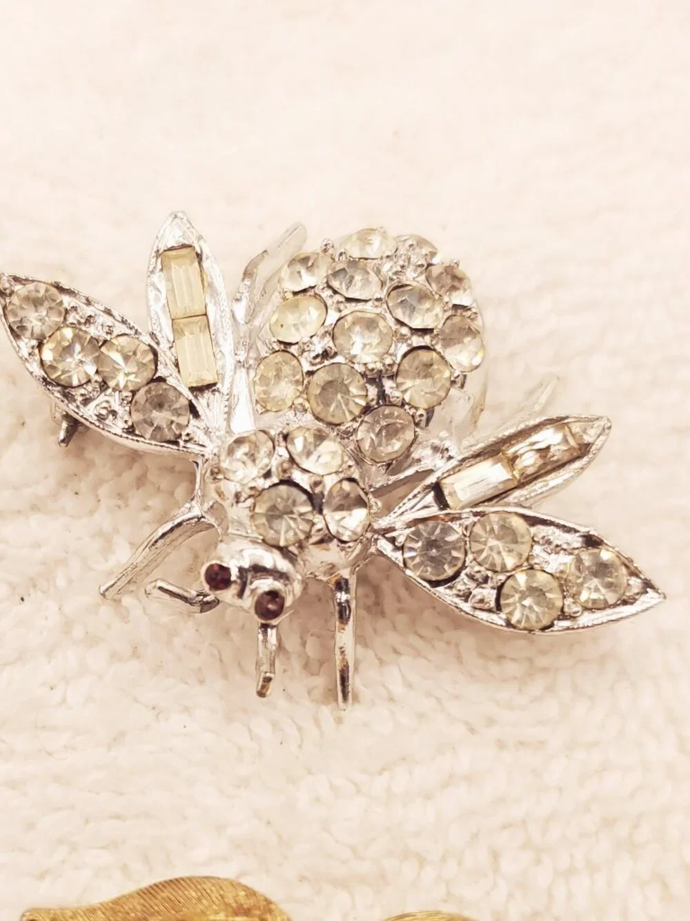 6 Brooches, items # B- 1185-1190,.  wt. 48 grams.
